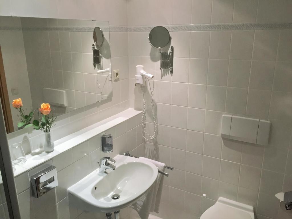 Schneiderlein Hotel Limbach-Oberfrohna Ngoại thất bức ảnh